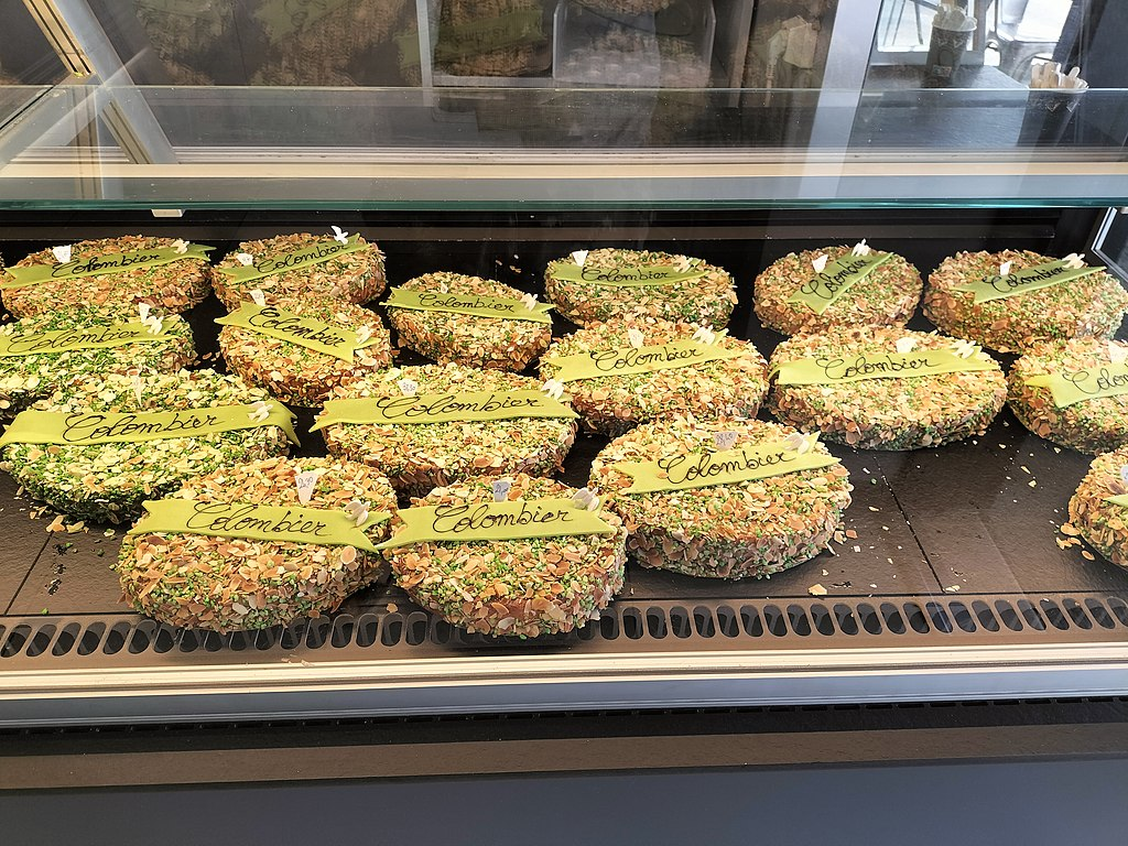 Dovecote cake and the founding myth of Marseille 