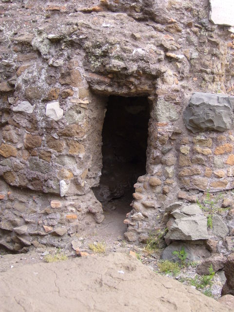 Umbilicus and Mundus (Roman Forum) and a depiction of Ceres holding a caduceus on a CSA $10 note
